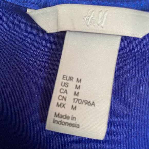 H&M blue shimmering top - Picture 3 of 3